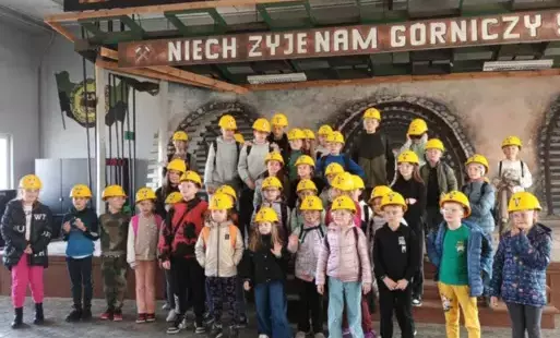 WYCIECZKA DO KOMPLEKSU ZAMKOWEGO W GOSŁAWICACH I KOPALNI SOLI W KŁODAWIE